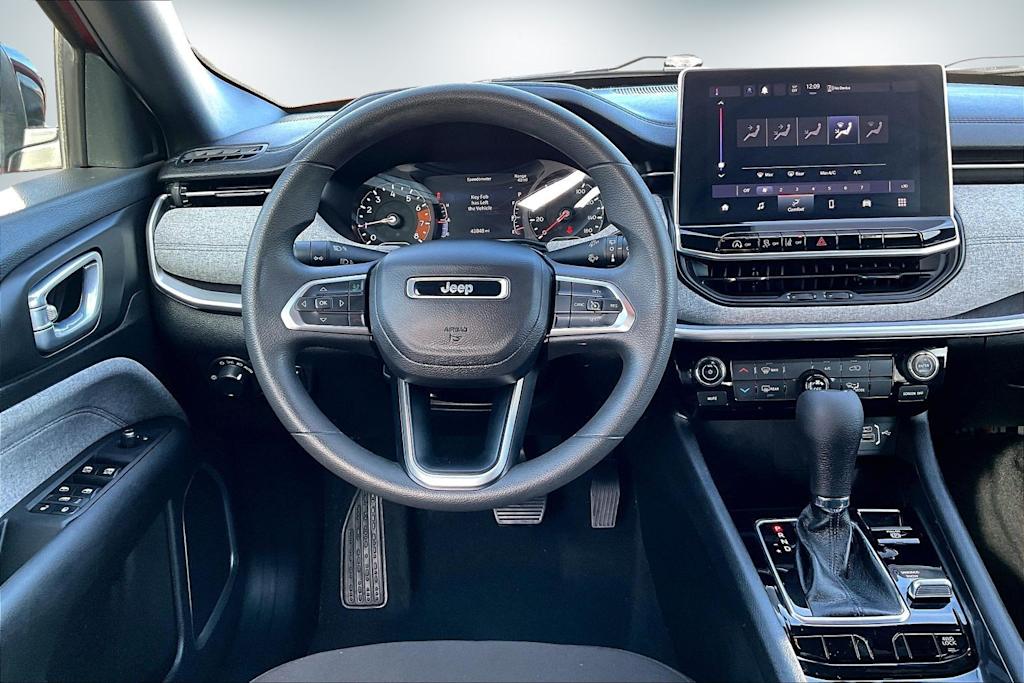 Thumbnail: 2023 Jeep Compass - 14