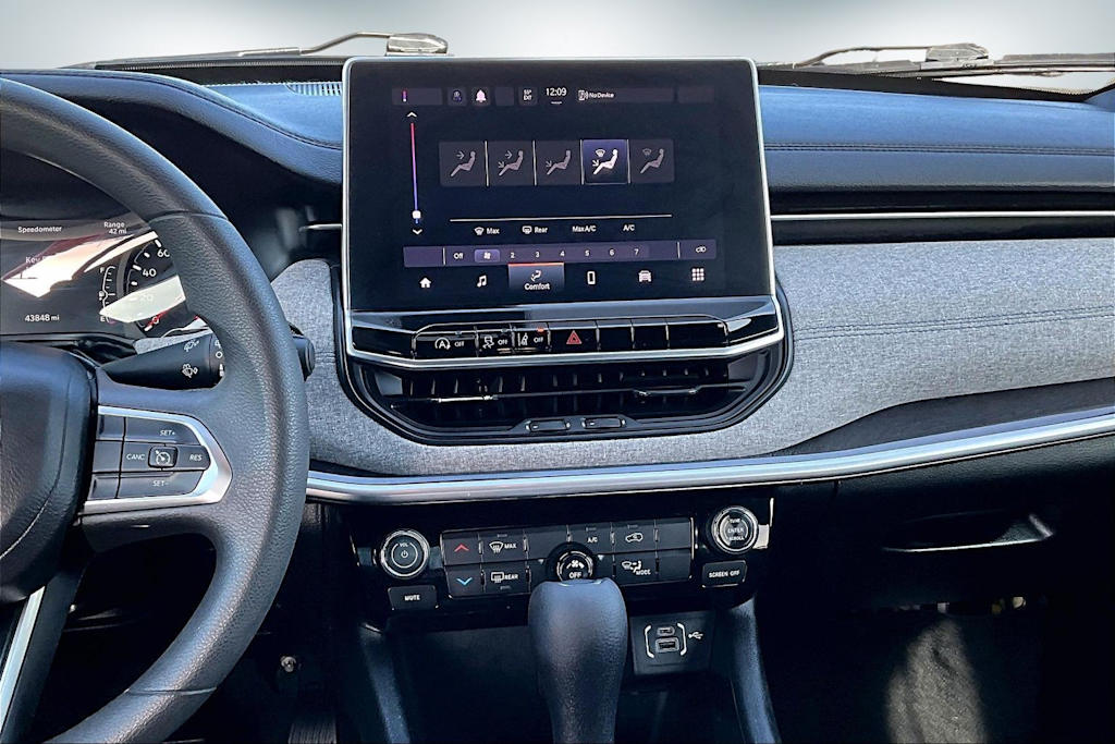 Thumbnail: 2023 Jeep Compass - 15