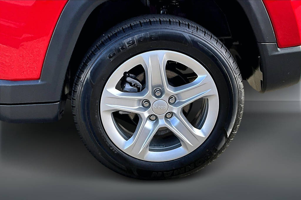 Thumbnail: 2023 Jeep Compass - 34