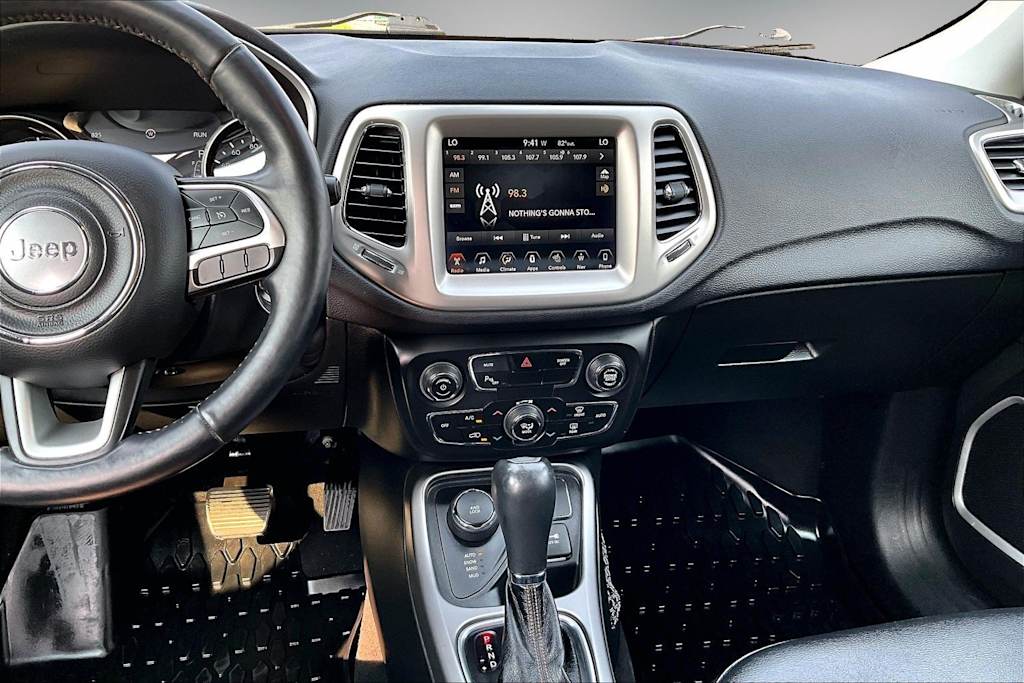 Thumbnail: 2017 Jeep Compass - 14