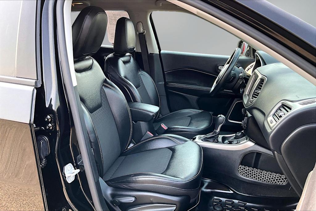 Thumbnail: 2017 Jeep Compass - 21