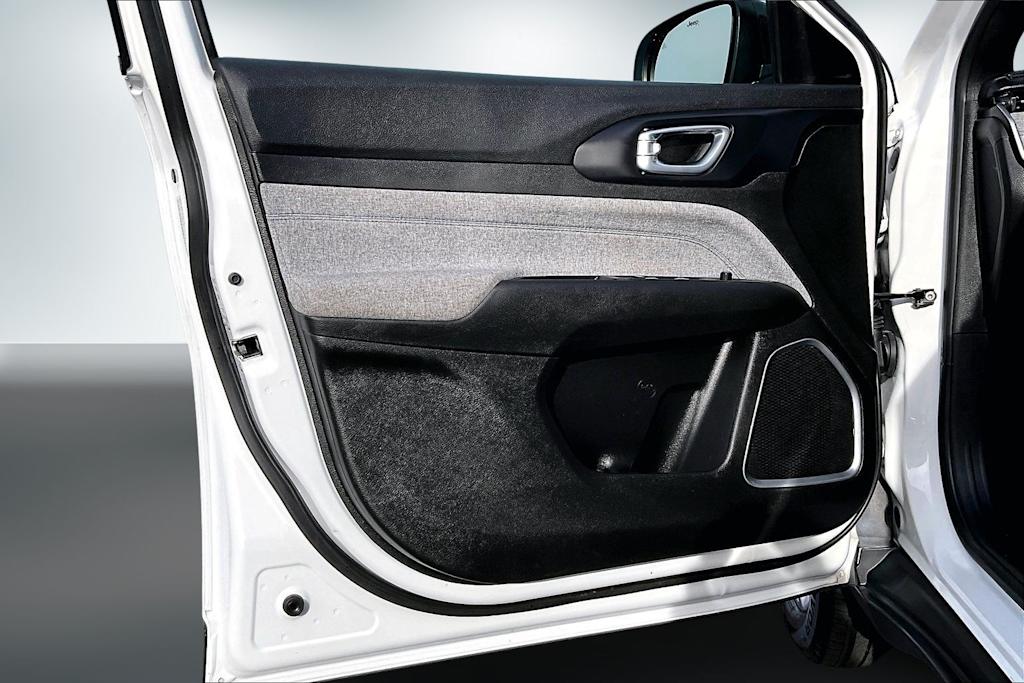 Thumbnail: 2024 Jeep Compass - 27