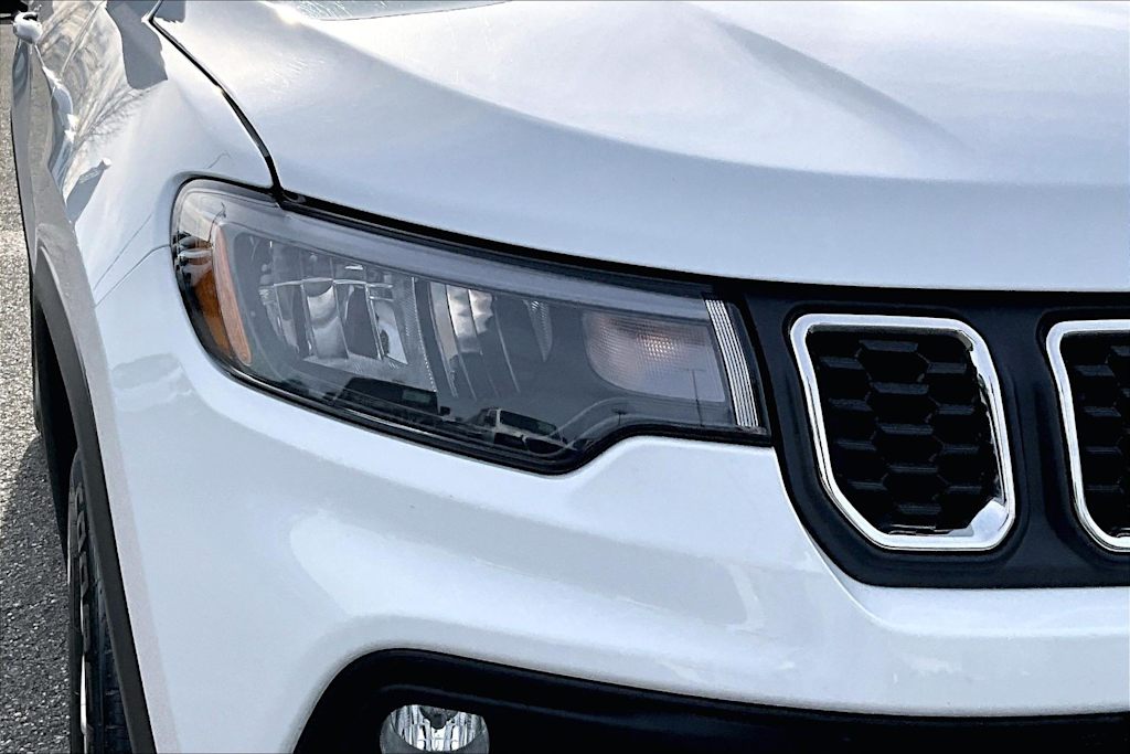 Thumbnail: 2024 Jeep Compass - 32