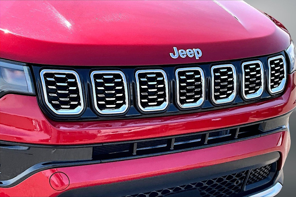 Thumbnail: 2025 Jeep Compass - 32