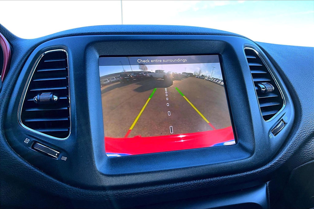 Thumbnail: 2021 Jeep Compass - 16