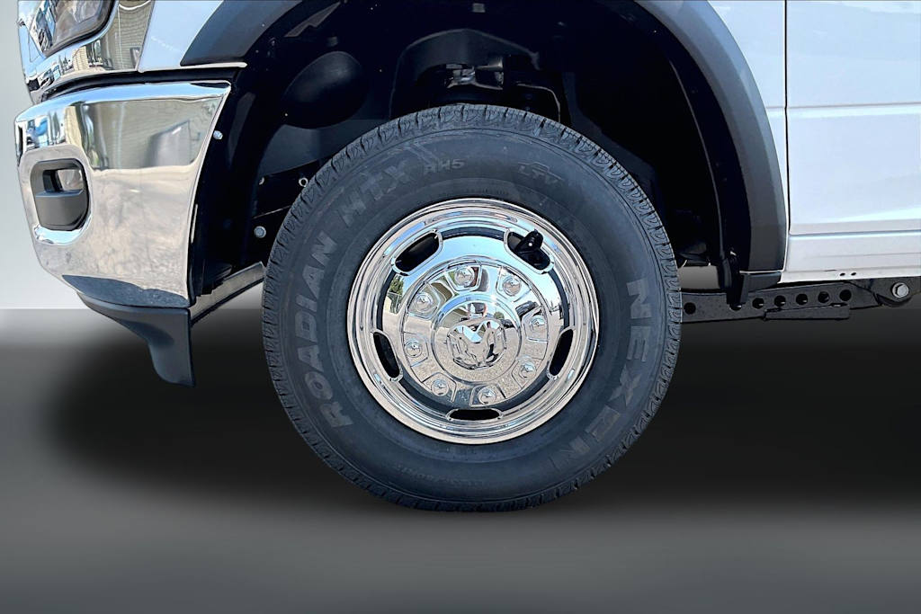 2026 RAM 3500 Chassis Tradesman - Photo 18