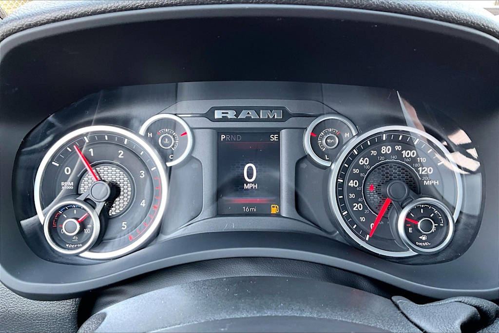 2026 RAM 3500 Chassis Tradesman - Photo 13