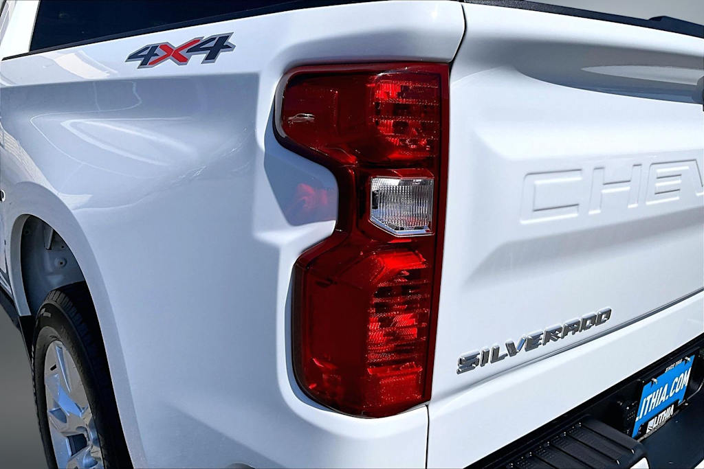 Thumbnail: 2024 Chevrolet Silverado 1500 - 32
