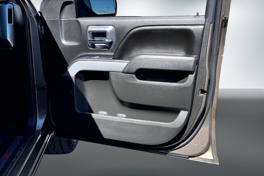 Thumbnail: 2015 Chevrolet Silverado 1500 - 27