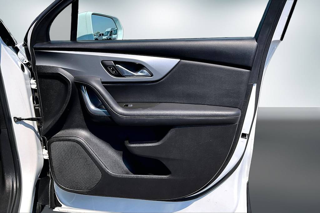 Thumbnail: 2019 Chevrolet Blazer - 28