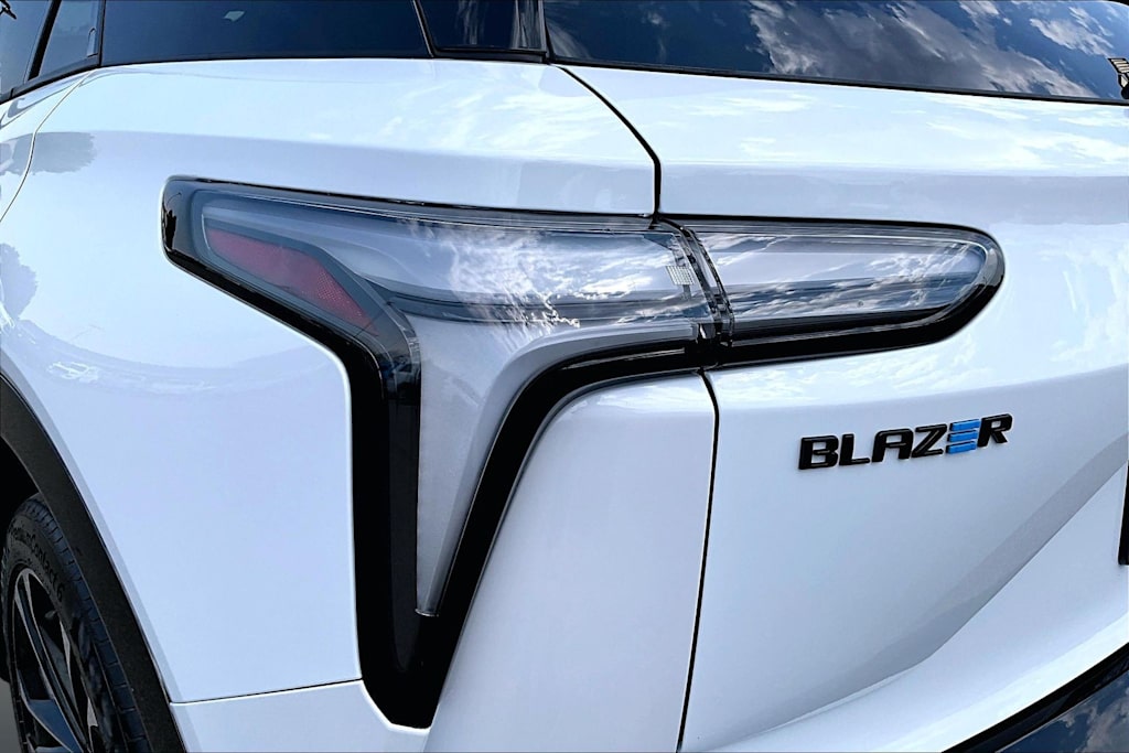 Thumbnail: 2026 Chevrolet Blazer EV - 32