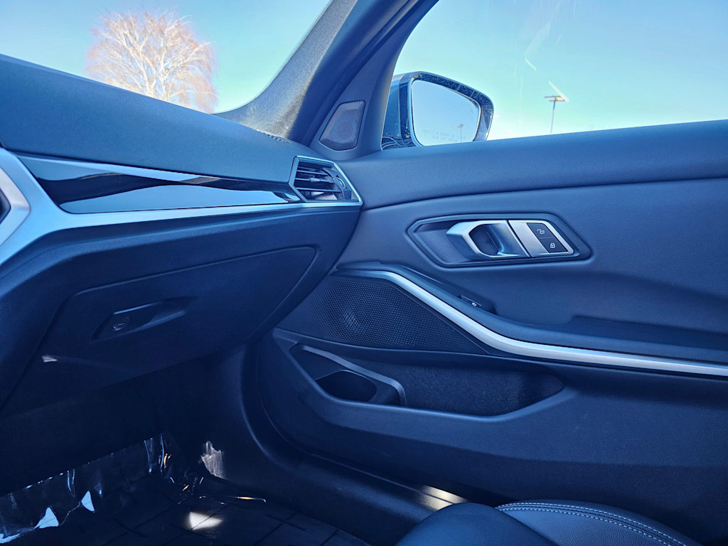 2022 BMW 3 Series 330xi 26