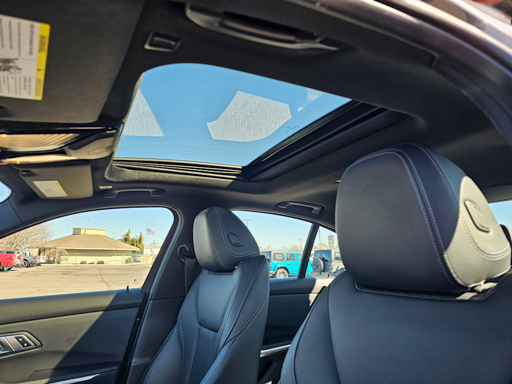 2022 BMW 3 Series 330xi 28