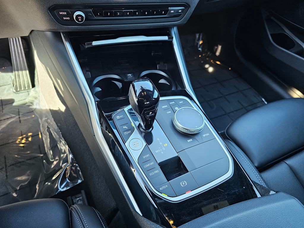 2022 BMW 3 Series 330xi 16