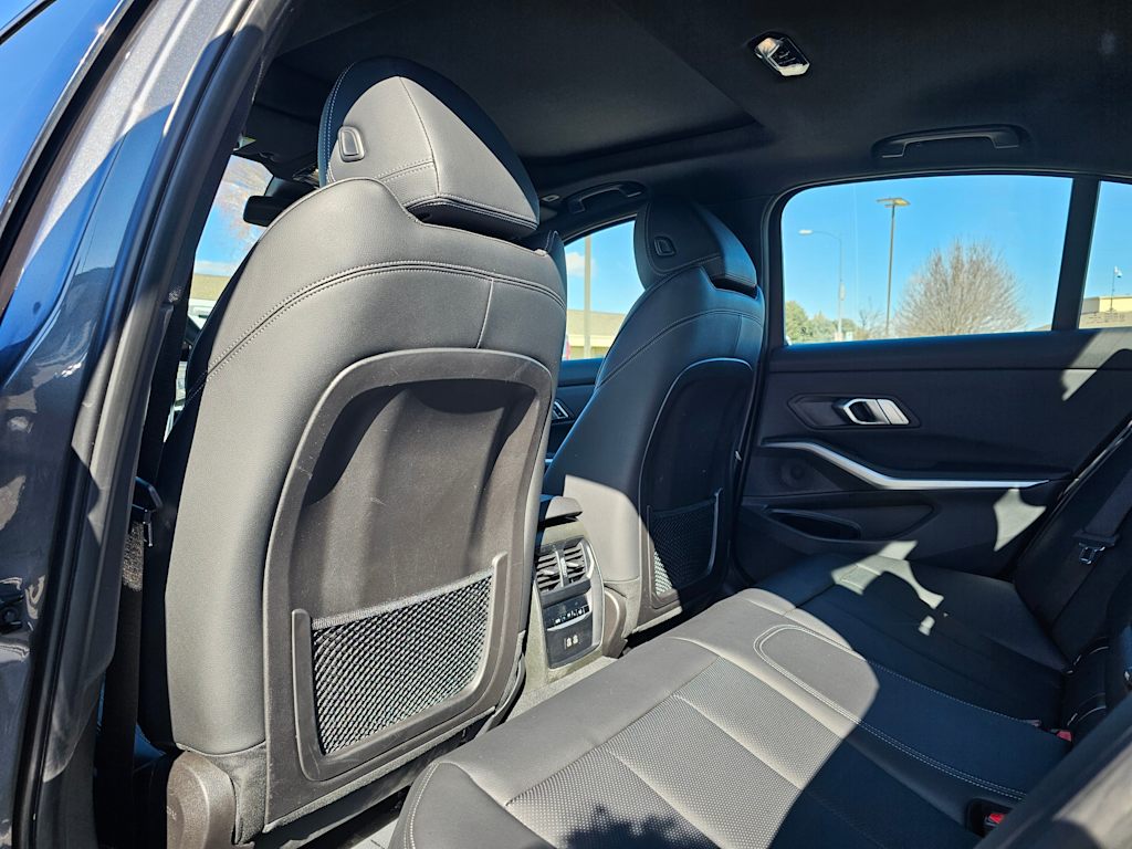 2022 BMW 3 Series 330xi 12