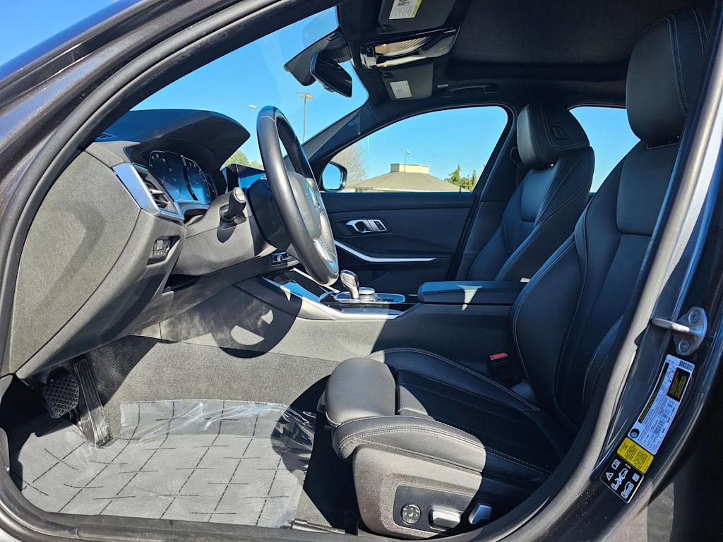 2022 BMW 3 Series 330xi 10