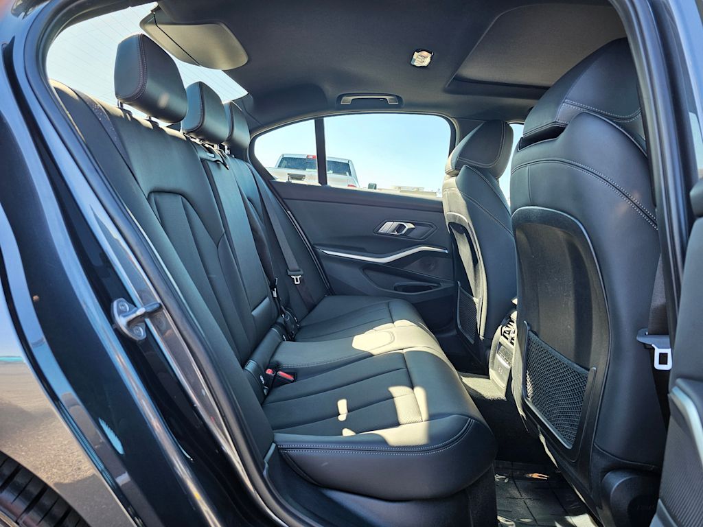 2022 BMW 3 Series 330xi 23