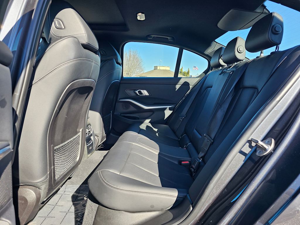 2022 BMW 3 Series 330xi 22