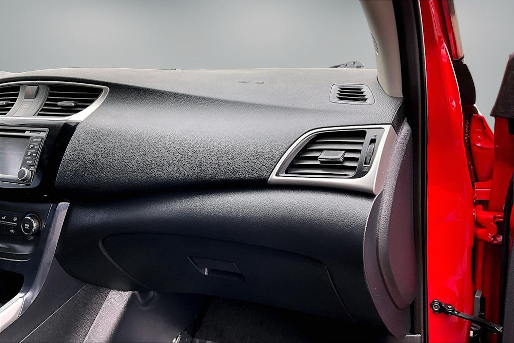 Thumbnail: 2017 Nissan Sentra - 25