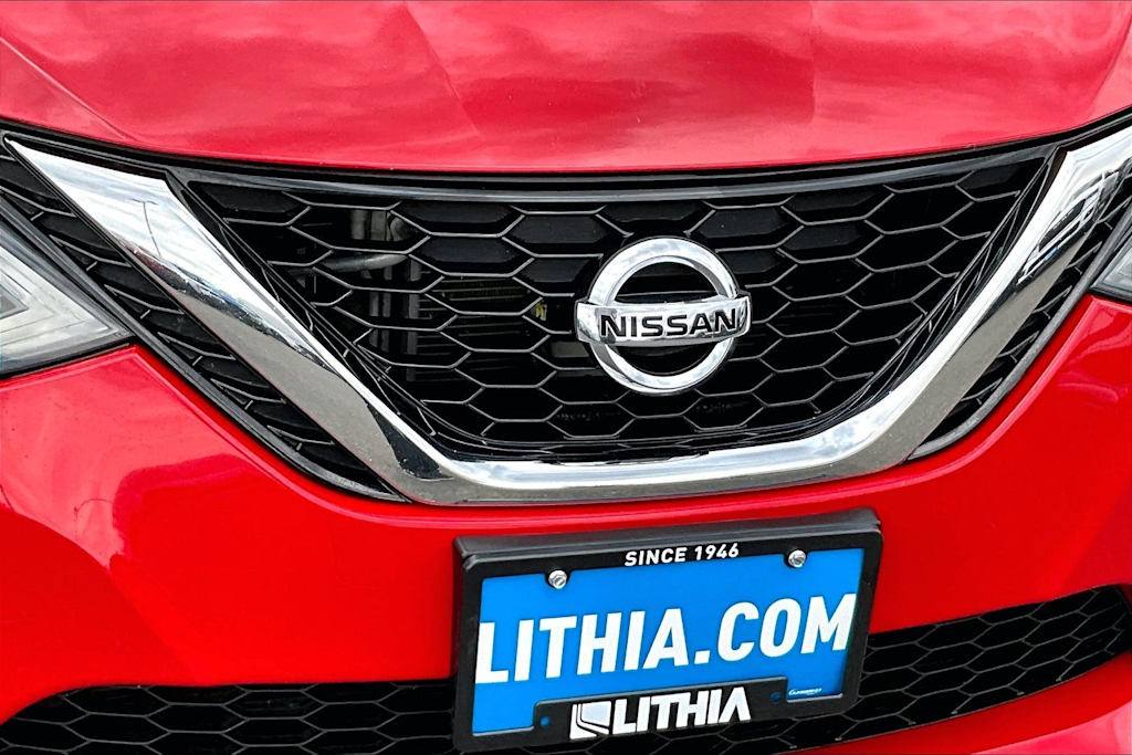 Thumbnail: 2017 Nissan Sentra - 32