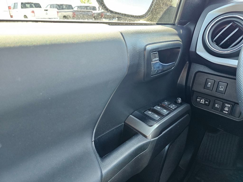 2023 Toyota Tacoma TRD Off-Road 31