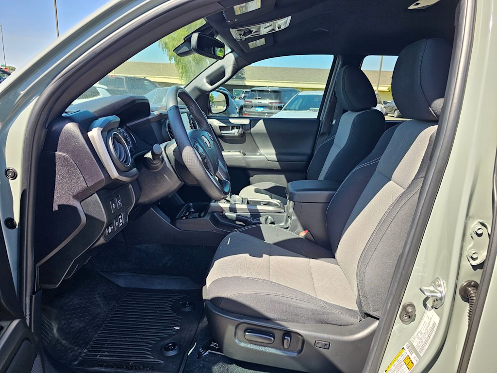 2023 Toyota Tacoma TRD Off-Road 10