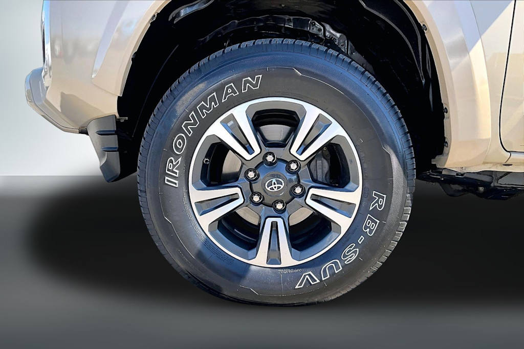 Thumbnail: 2017 Toyota Tacoma - 8