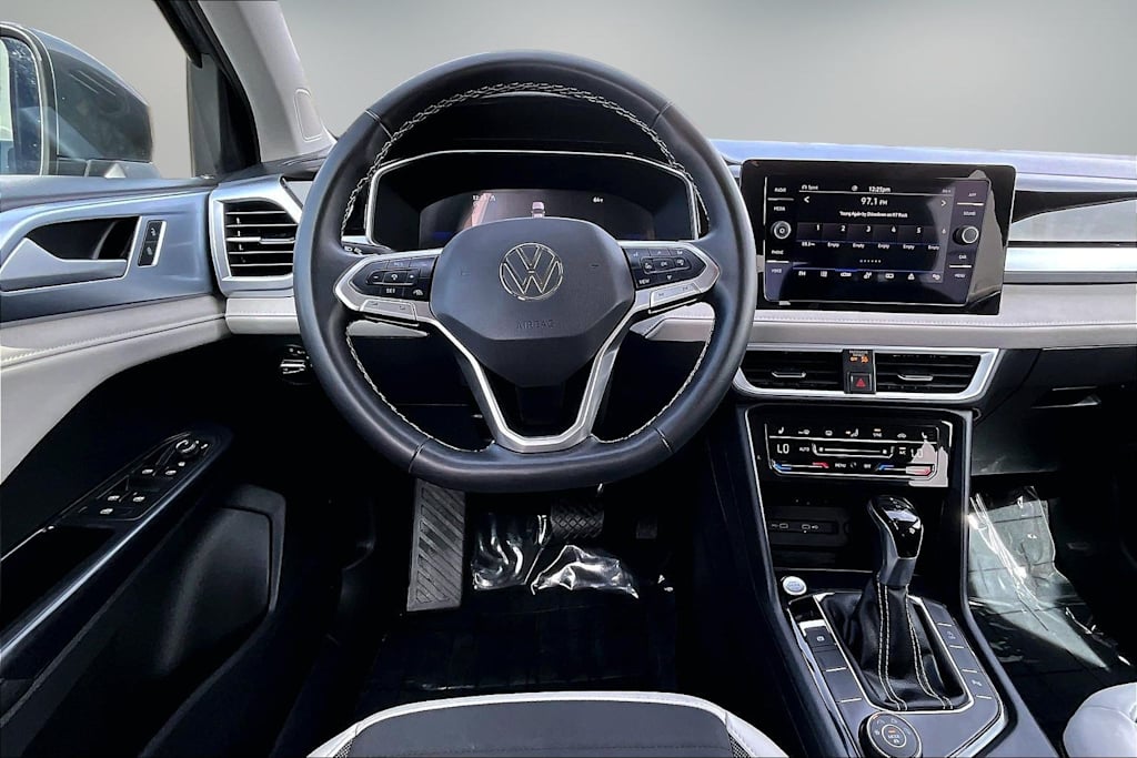 Thumbnail: 2025 Volkswagen Taos - 14