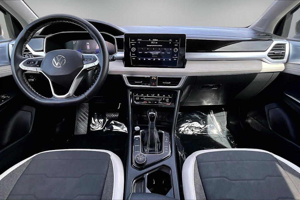 Thumbnail: 2025 Volkswagen Taos - 10