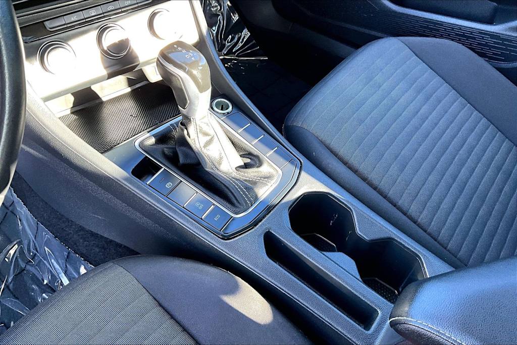 Thumbnail: 2024 Volkswagen Jetta - 17