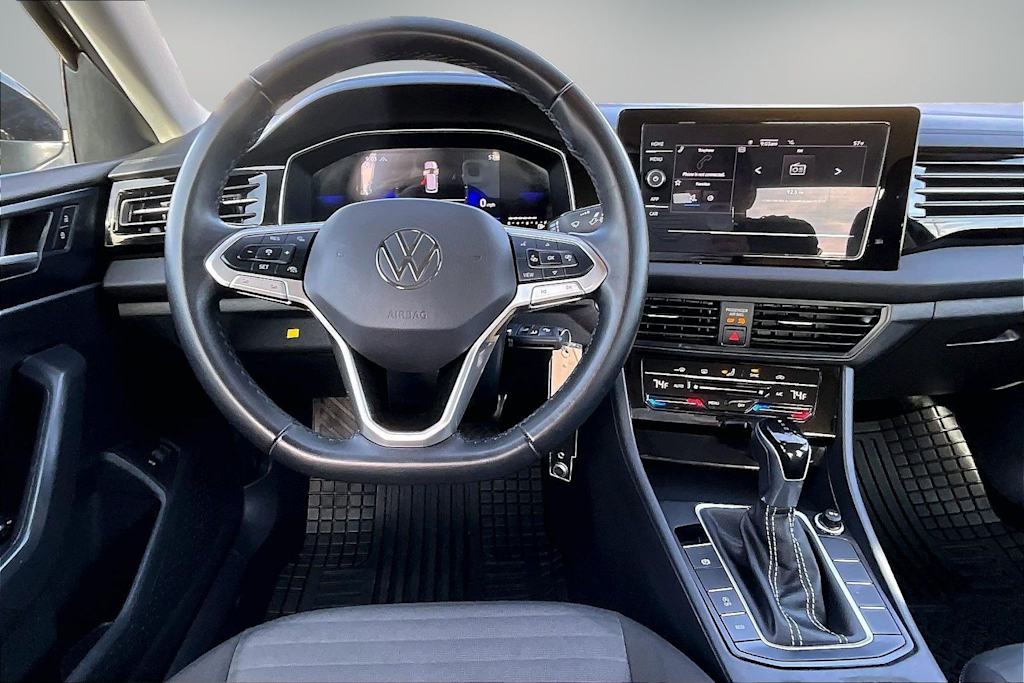 Thumbnail: 2025 Volkswagen Jetta - 12