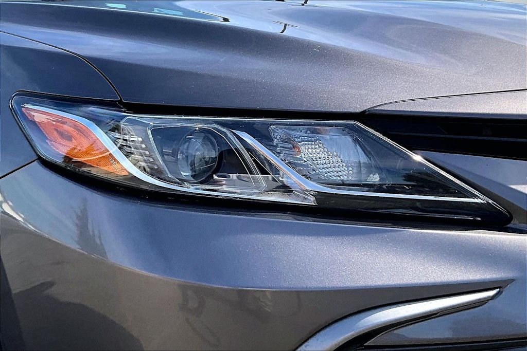 Thumbnail: 2022 Toyota Camry - 32