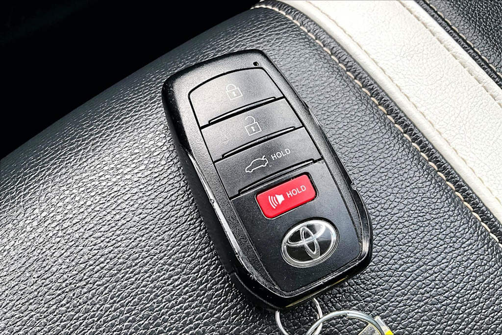 Thumbnail: 2025 Toyota Camry - 19