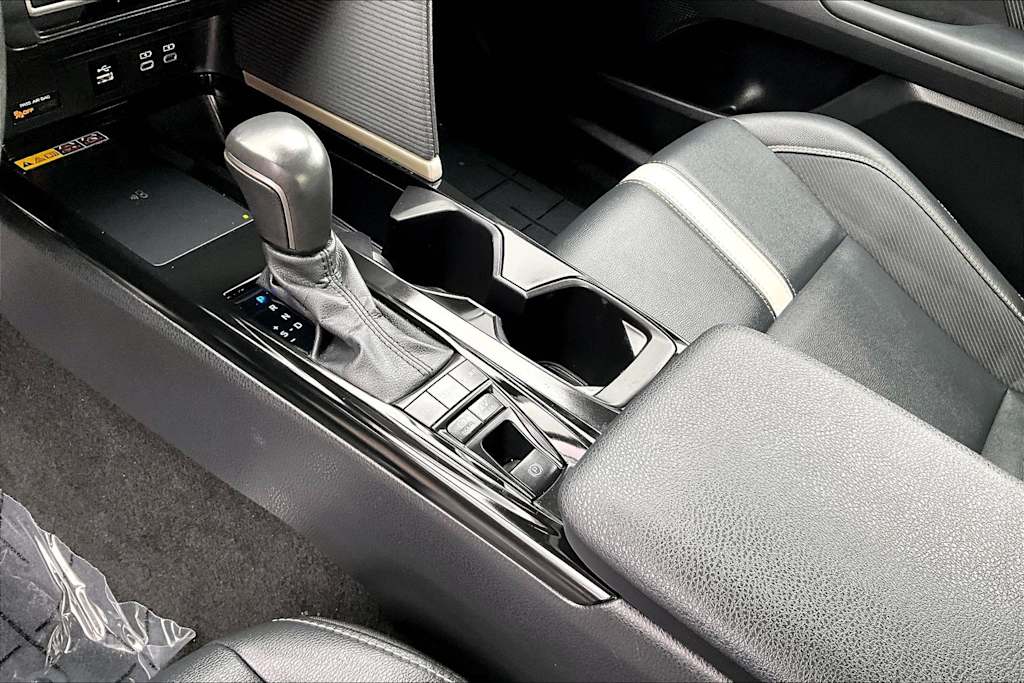 Thumbnail: 2025 Toyota Camry - 16