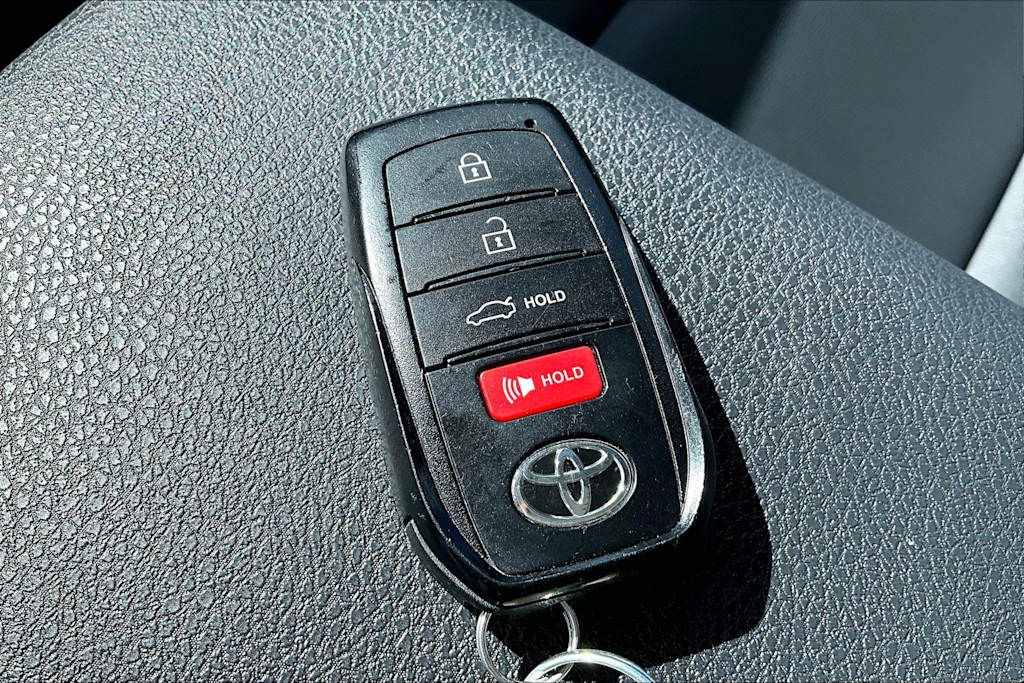 Thumbnail: 2025 Toyota Camry - 20