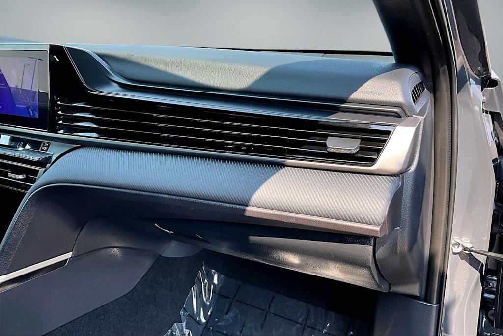 Thumbnail: 2025 Toyota Camry - 24