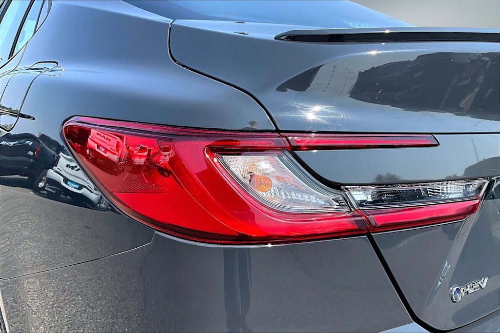 Thumbnail: 2025 Toyota Camry - 32