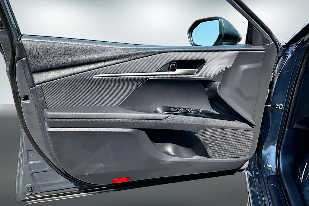 Thumbnail: 2025 Toyota Camry - 27