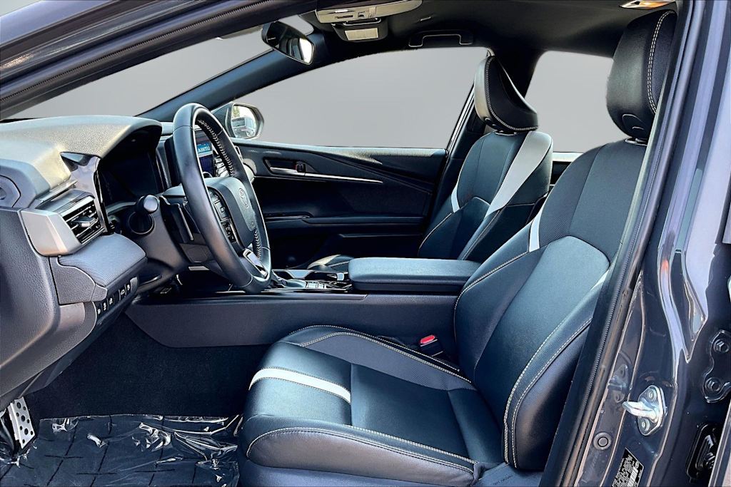 Thumbnail: 2025 Toyota Camry - 11