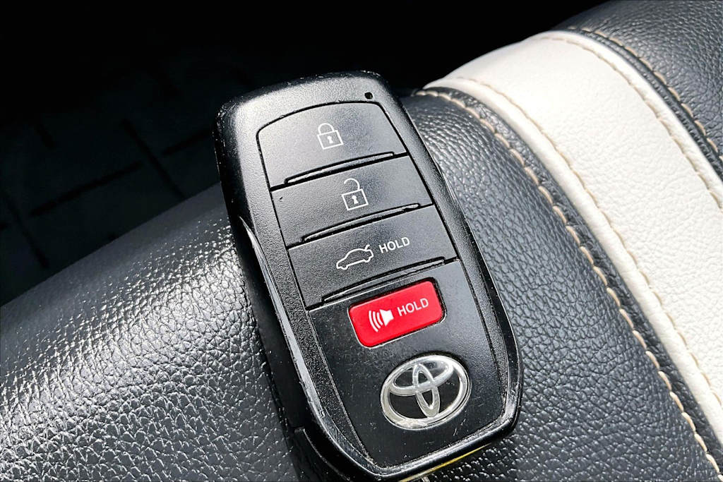 Thumbnail: 2025 Toyota Camry - 19
