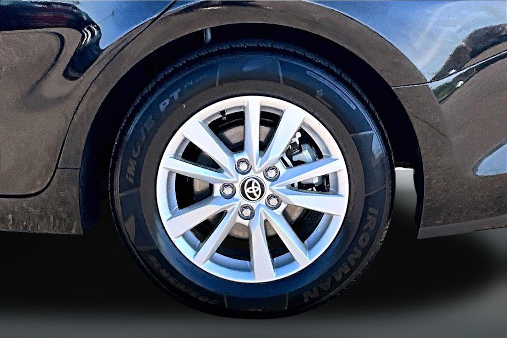 Thumbnail: 2025 Toyota Camry - 31