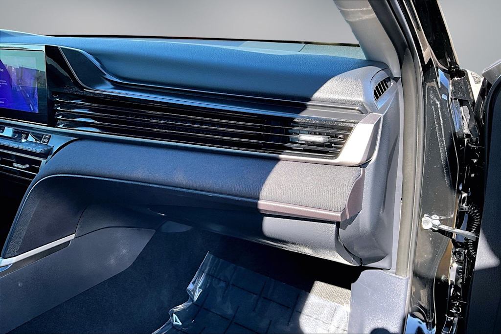Thumbnail: 2025 Toyota Camry - 23
