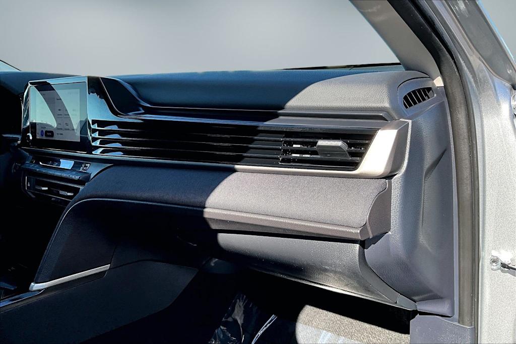 Thumbnail: 2025 Toyota Camry - 24