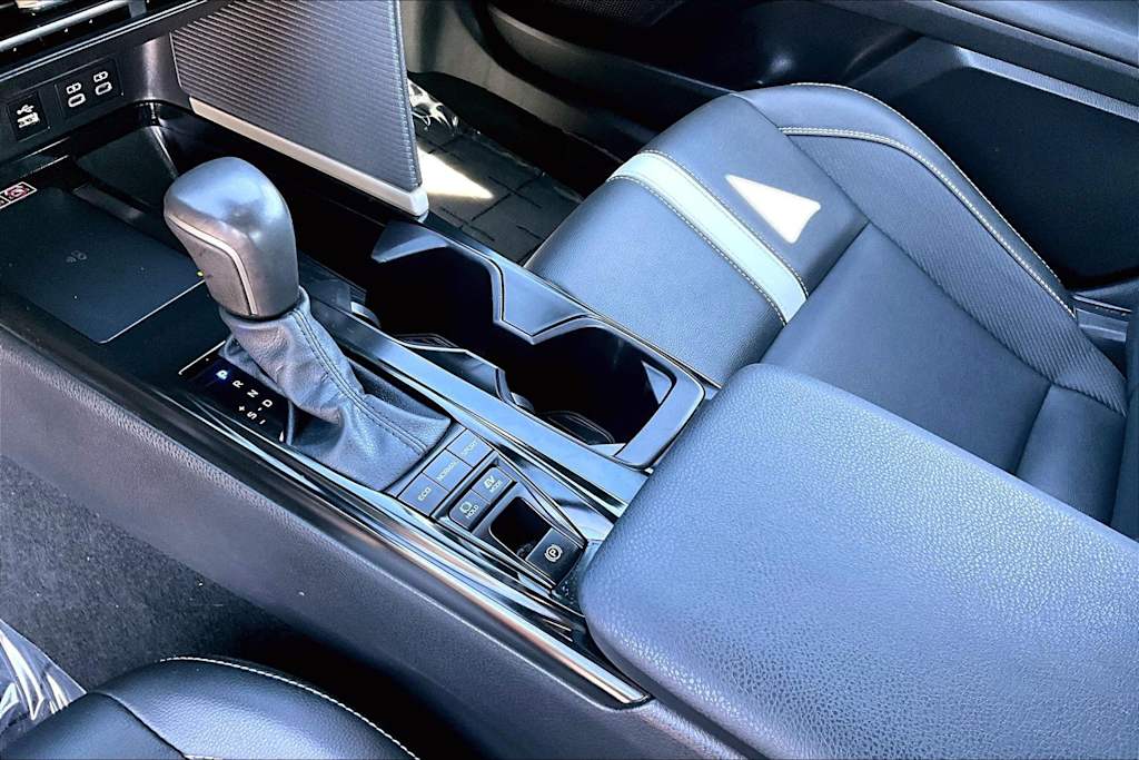 Thumbnail: 2025 Toyota Camry - 16