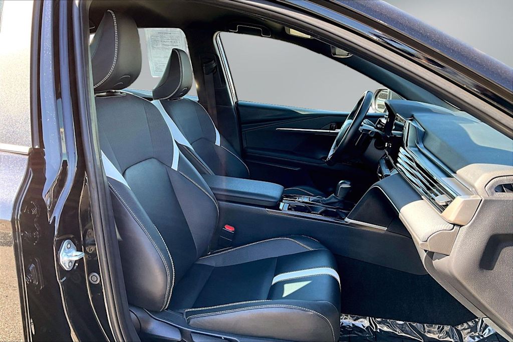 Thumbnail: 2025 Toyota Camry - 11