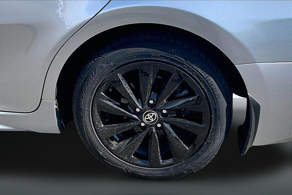 Thumbnail: 2023 Toyota Camry - 34