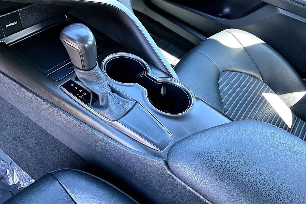Thumbnail: 2021 Toyota Camry - 17