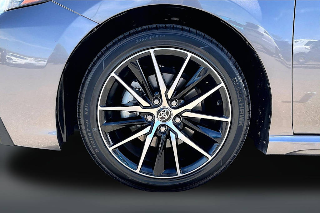 Thumbnail: 2021 Toyota Camry - 8