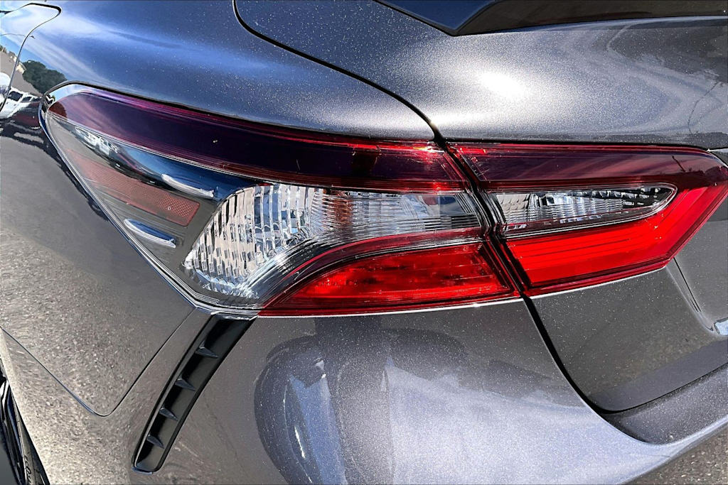 Thumbnail: 2021 Toyota Camry - 32