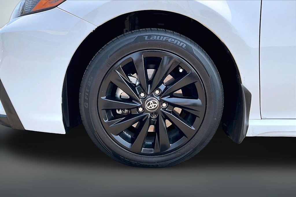 Thumbnail: 2023 Toyota Camry - 8